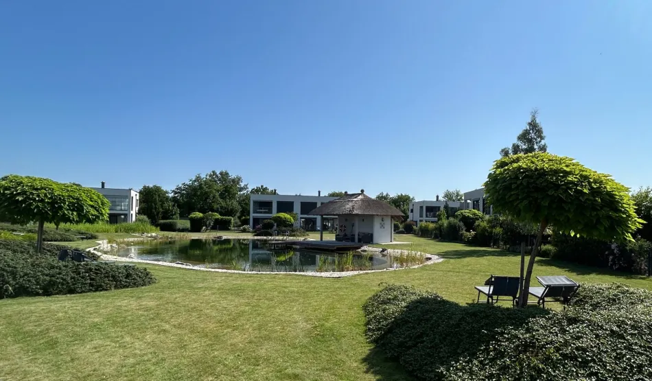 ++Wohnen wo andere Urlaub machen,das Chalet am Golfplatz unmittelbar neben der Therme Lutzmannsburg++ - Titelbild