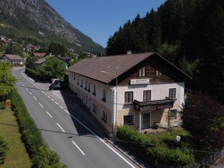 Entwicklungsobjekt in Bad Bleiberg – ehemaliges Gasthaus mit Gästezimmern