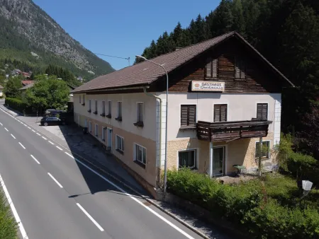 Entwicklungsobjekt in Bad Bleiberg – ehemaliges Gasthaus mit Gästezimmern