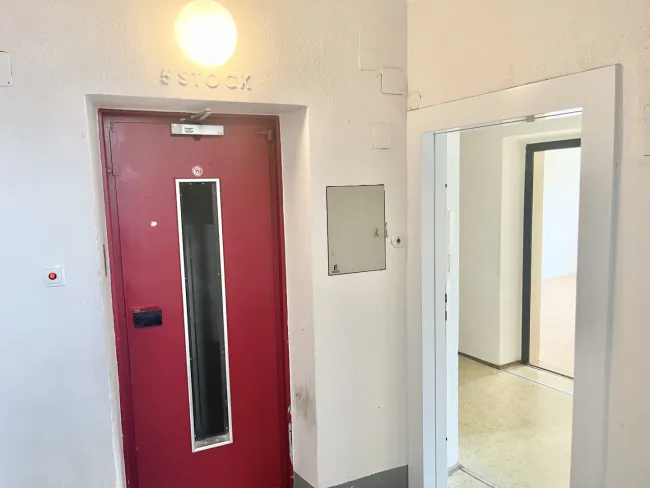 Helle 2 Zimmer Wohnung mit Lift und Grünblick unmittelbar neben der U-Bahnstation Alser Straße - Bild