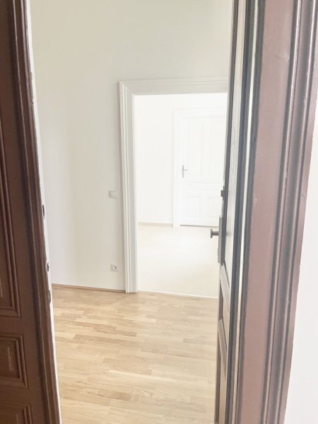 Großzügige, unbefristete 3-Zimmer-Altbauwohnung mit 98 m² - Nähe U4 Pilgramgasse