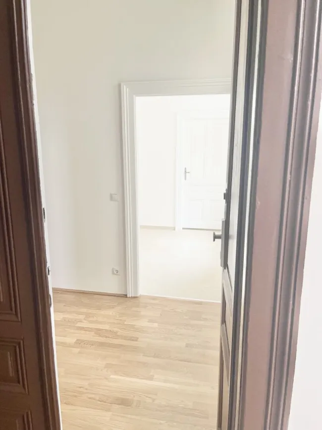 Großzügige, unbefristete 3-Zimmer-Altbauwohnung mit 98 m² - Nähe U4 Pilgramgasse - Bild