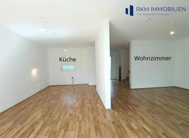 Wohnzimmer, Küche, EG