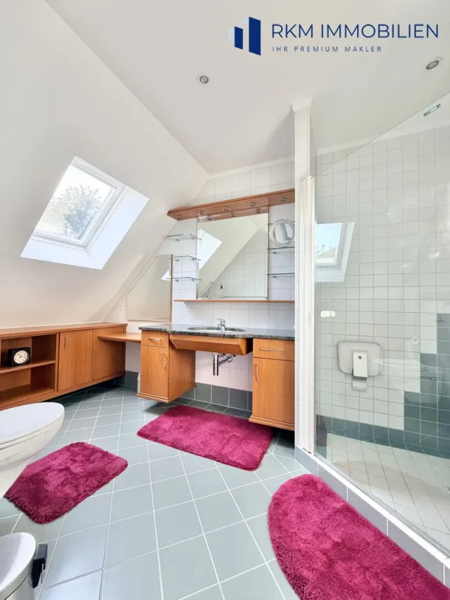 Badezimmer (oben)