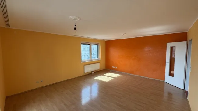 U1-Station Altes Landgut vor der Türe! Moderne 3-Zimmer-Wohnung mit Loggia zum interessanten Preis! - Bild