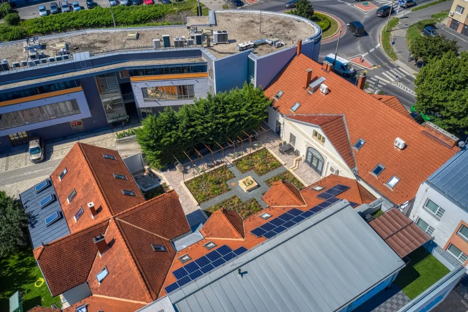 +++ Historischer Immobilienkomplex im Herzen von Sopron mit vielseitigem Entwicklungspotenzial +++ - Bild