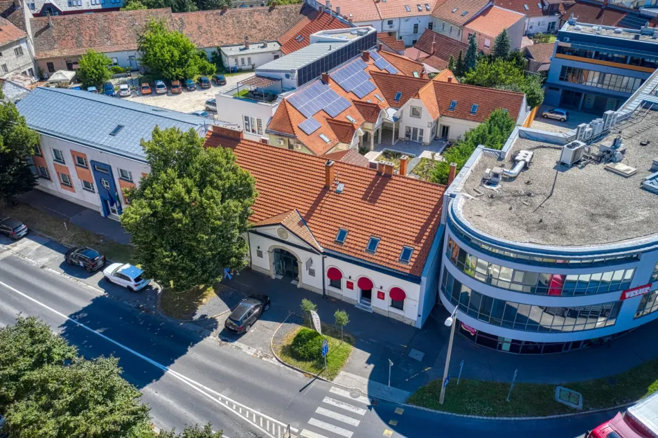 +++ Historischer Immobilienkomplex im Herzen von Sopron mit vielseitigem Entwicklungspotenzial +++ - Titelbild