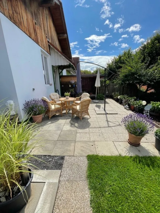 Riederhof - Charmante Gartenwohnung mit Ausbaupotenzial - teilweise sofort beziehbar oder ideale Anlegerimmobilie in traumhafter Naturlage! - Titelbild