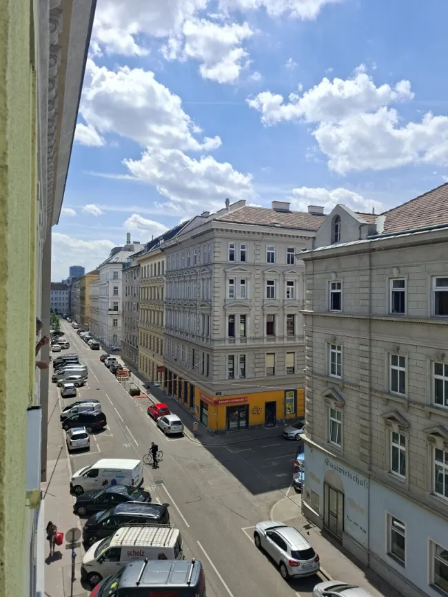 Ausblick - ruhige Seitenstrasse
