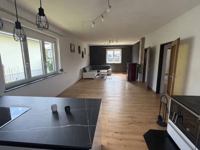 Bungalow mit ca. 97m², innen alles neu, Vollkeller, Dachboden ausbaubar, Carport, großer Garten - Bild