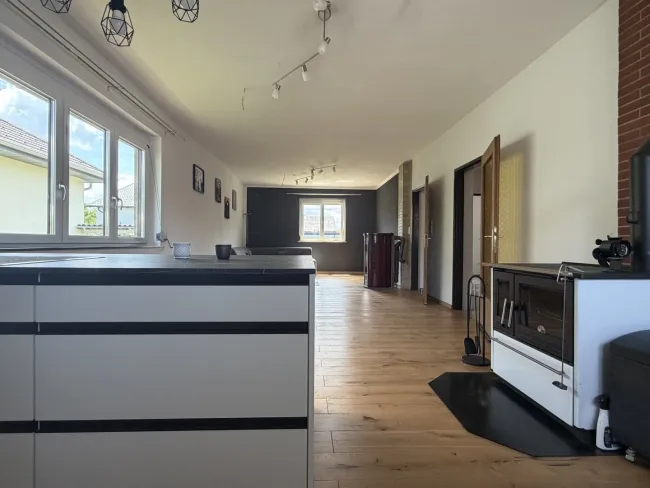 Bungalow mit ca. 97m², innen alles neu, Vollkeller, Dachboden ausbaubar, Carport, großer Garten - Titelbild