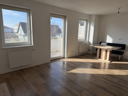 Helle 2-Zimmer-Wohnung mit südwestseitigem Balkon, KFZ Abstellplatz