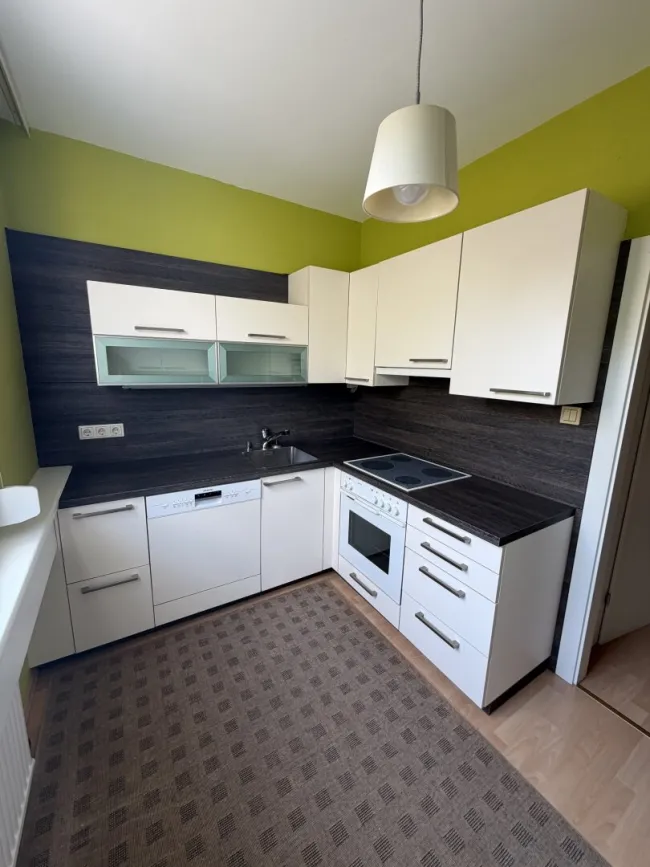 Top gepflegte 3 Zimmerwohnung mit Loggia und Parkplatz in absoluter Ruhelage in der Waldwiese - Titelbild