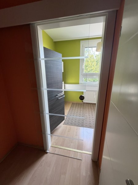 Top gepflegte 3 Zimmerwohnung mit Loggia und Parkplatz in absoluter Ruhelage in der Waldwiese