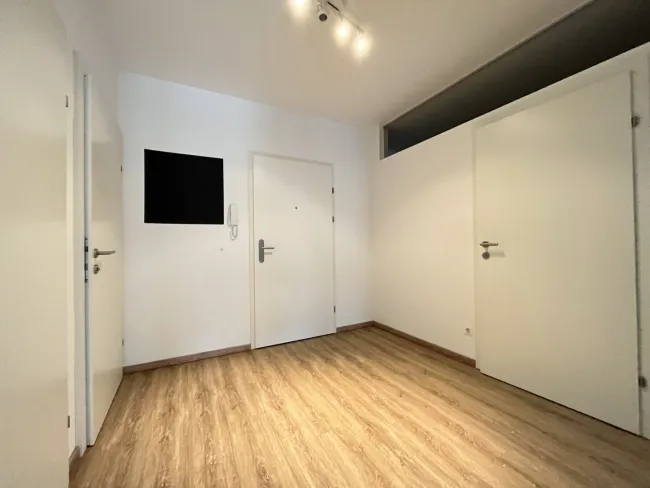 Gepflegte 2-Zimmerwohnung mit Garten, Terrasse & Stellplatz - Bild