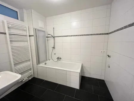 Gepflegte 2-Zimmerwohnung mit Garten, Terrasse & Stellplatz