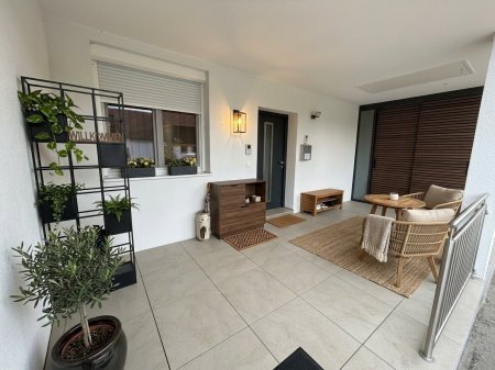 Möblierte Moderne 4-Zi-Terrassenwohnung in Diersbach, 117m², 2 Stellplätze, Fußbodenheizung