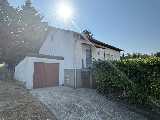Raus aus der Stadt, rein in die Lebensqualität - 3-Zimmer Haus mit Potential im schönen Weinviertel - nur 145.000 € - Titelbild