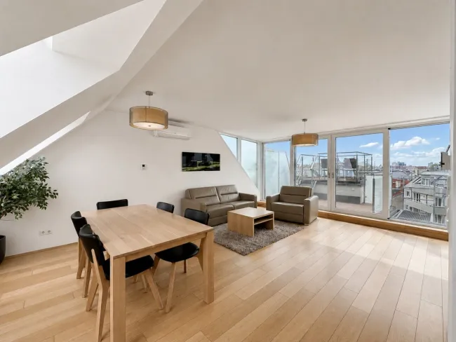 ***3-Zimmer-Maisonette-Dachgeschosswohnung mit Südbalkon nahe Augarten*** - Titelbild