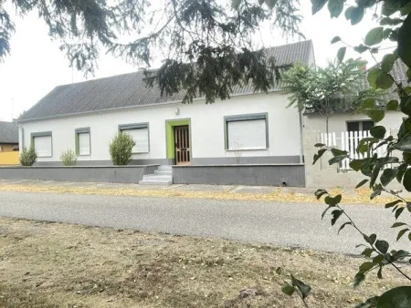 Bungalow in ruhiger Lage: uneinsehbarer Garten - Titelbild