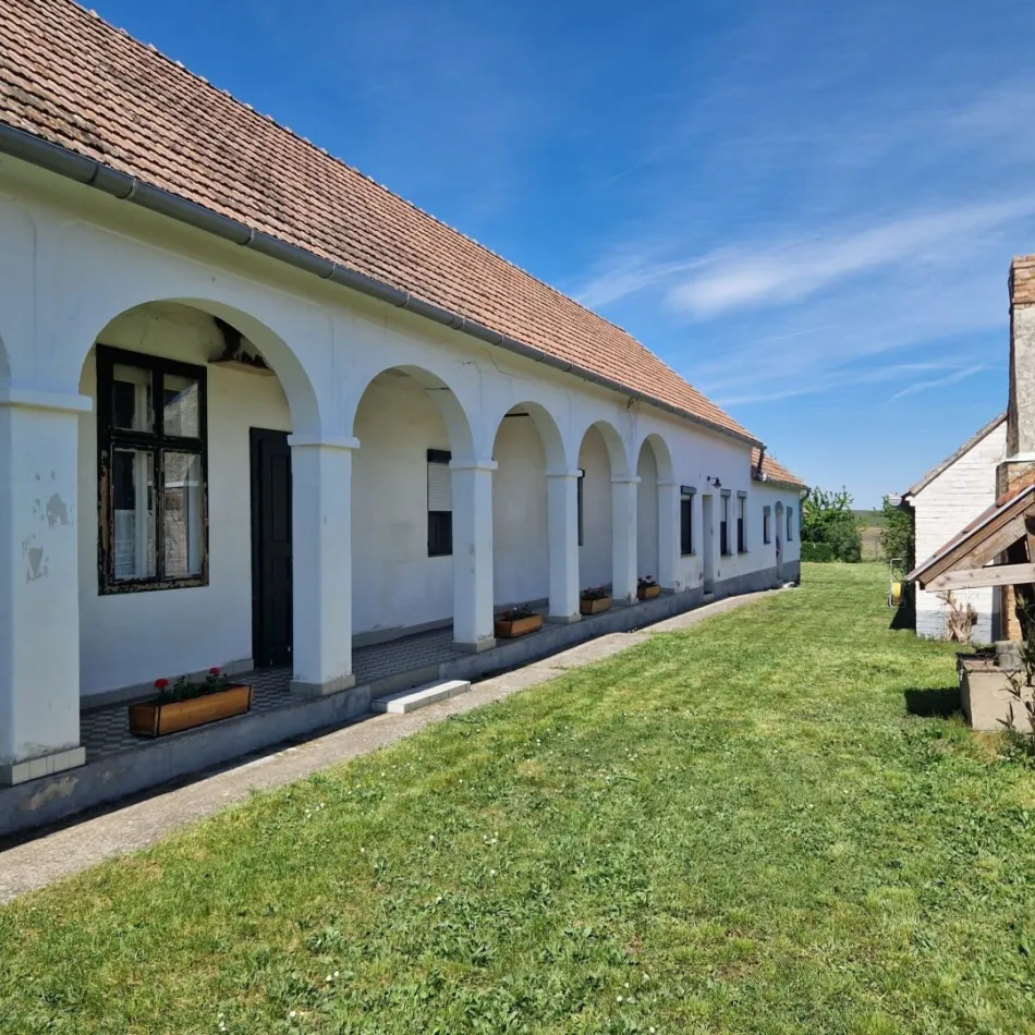 +++ Charmantes Landhaus mit großem Grundstück – in Pusztacsalád (Ungarn) +++ - Bild