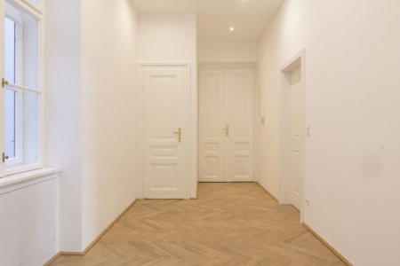 Charmanter Altbau. Frische saniert. Bestlage.