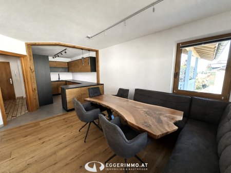 5751 Maishofen: großzügige, sonnige, 4 Zimmerwohnung mit 2 Balkone, im Zentrum von Maishofen, 1 Tiefgaragenstellplatz !