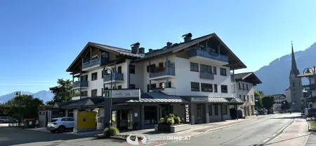 5751 Maishofen: großzügige, sonnige, 4 Zimmerwohnung mit 2 Balkone, im Zentrum von Maishofen, 1 Tiefgaragenstellplatz !