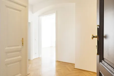 Wohnen mit Charakter. Frisch saniert. Bestlage.