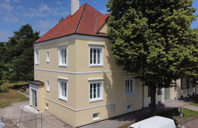 Exklusive Altbauvilla in Strebersdorf – Erstbezug nach umfassender Sanierung - Titelbild