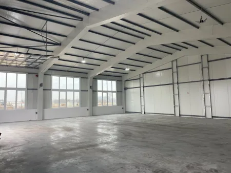 370qm topausgestattete Gewerbehalle für Werkstatt oder Lager