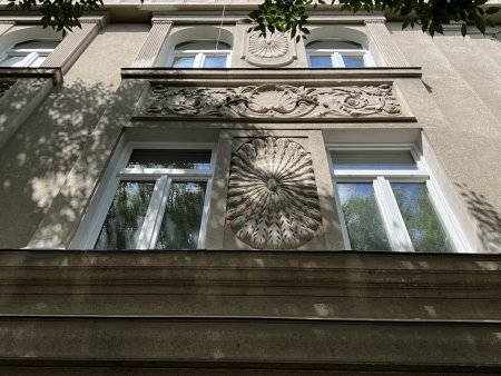 Zinshaus - bestandsfrei mit Potenzial