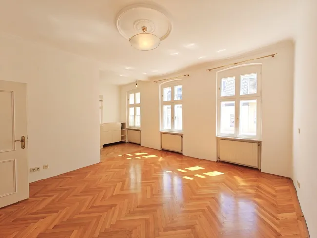 Nähe Währinger Park: Herrliche Wohnlage + Top Zustand + 8 Min. zur U6 + Charmante Details + Ruhige Seitengasse + Sonnige Ost-West-Ausrichtung - Titelbild