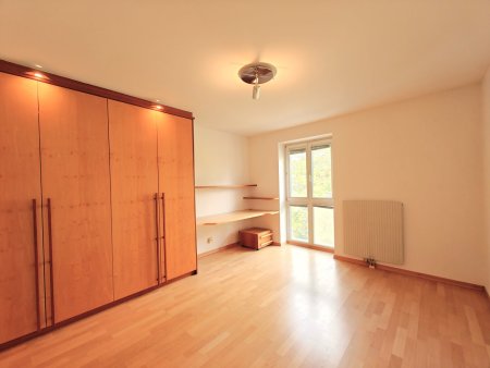 Gersthof: Sonnige Ostausrichtung + Ideale Wohnlage + Praktischer Grundriss + Nähe Fuchu-Park