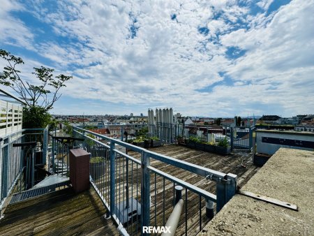 Außergewöhnliche Dachgeschoss-Maisonette mit Dachterrasse und beeindruckendem Wienblick nahe Naschmarkt