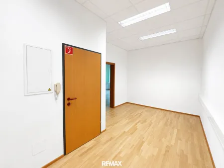 Vielseitige Immobilie in Mürzzuschlags Zentrum – Ordination, Investment oder Wohnraum