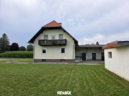 Haus samt Grundstück