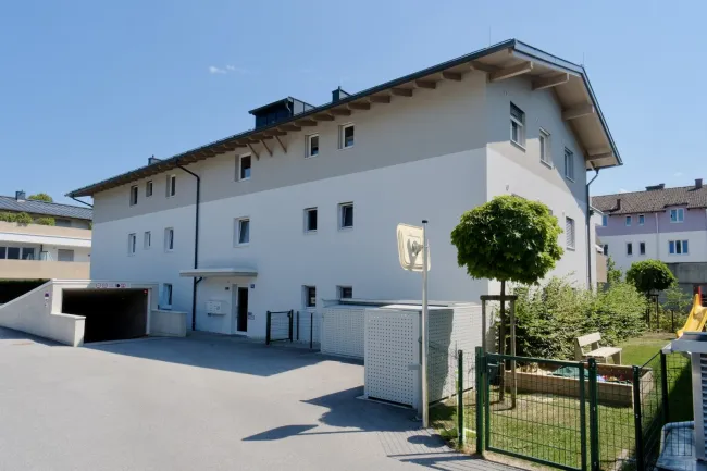 Moderne Gartenwohnung mit Terrasse - TG-Platz & in begehrter Lage von Hallein-Rif - Titelbild