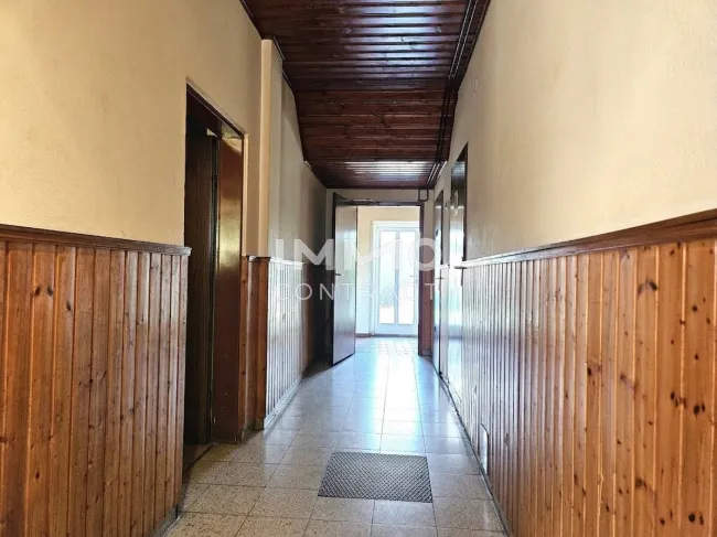Vorraum zu den Toiletten 1