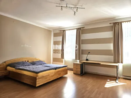 Wohnung im OG - Schlafzimmer Bild 1