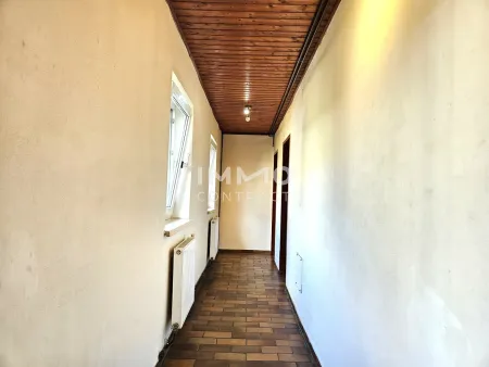 Vorraum zu den Toiletten 2