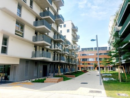 Village im Dritten – Nachhaltiger Erstbezug mit zwei Balkonen im Herzen der Landstraße