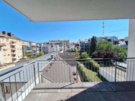 Ideale 2- Zimmer Wohnung mit großem Balkon - Bismarckstraße 16 - Top 11