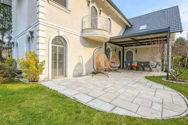 ++ Exklusivität, viel Raum für Familie und absolute Privatsphäre ++ Außergewöhnliche 8-Zimmer Villa der Extraklasse mit Spa & Garten - Titelbild