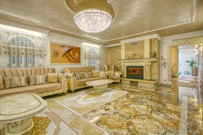 ++ Exklusivität, viel Raum für Familie und absolute Privatsphäre ++ Außergewöhnliche 8-Zimmer Villa der Extraklasse mit Spa & Garten - Bild