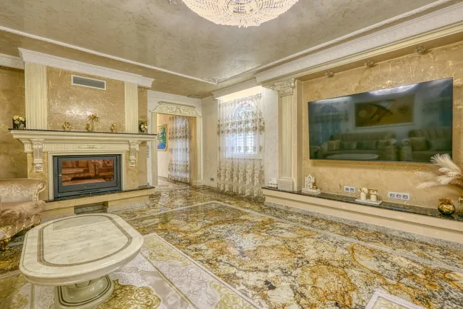 ++ Exklusivität, viel Raum für Familie und absolute Privatsphäre ++ Außergewöhnliche 8-Zimmer Villa der Extraklasse mit Spa & Garten - Bild