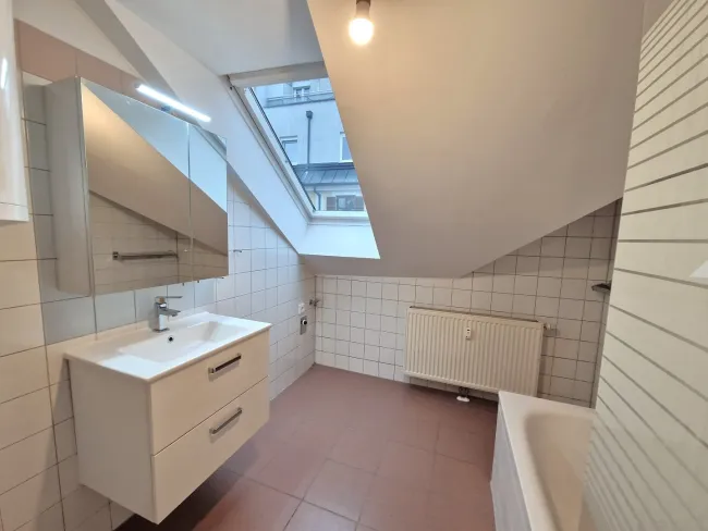 Badezimmer mit Wanne