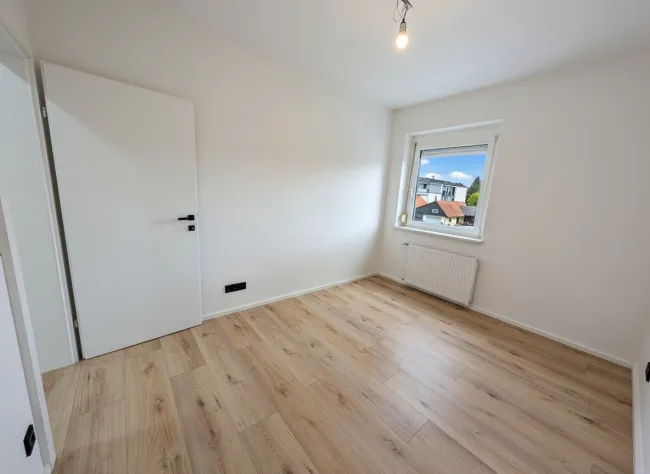 Zimmer 1 mit ca. 11 m²