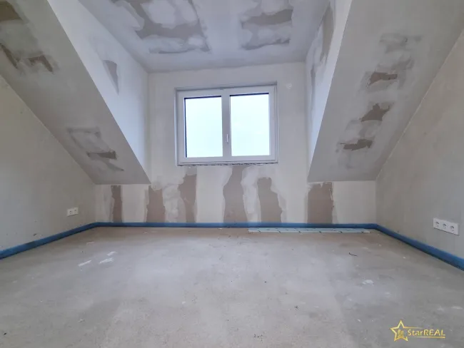 BEISPIEL: verkauftes Nebenhaus/Zimmer DG
