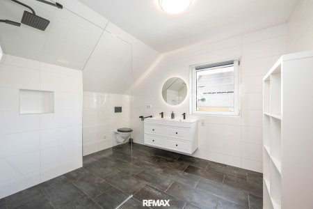 "Ein Zuhause fürs Leben" - Zweifamilienhaus in Unternberg